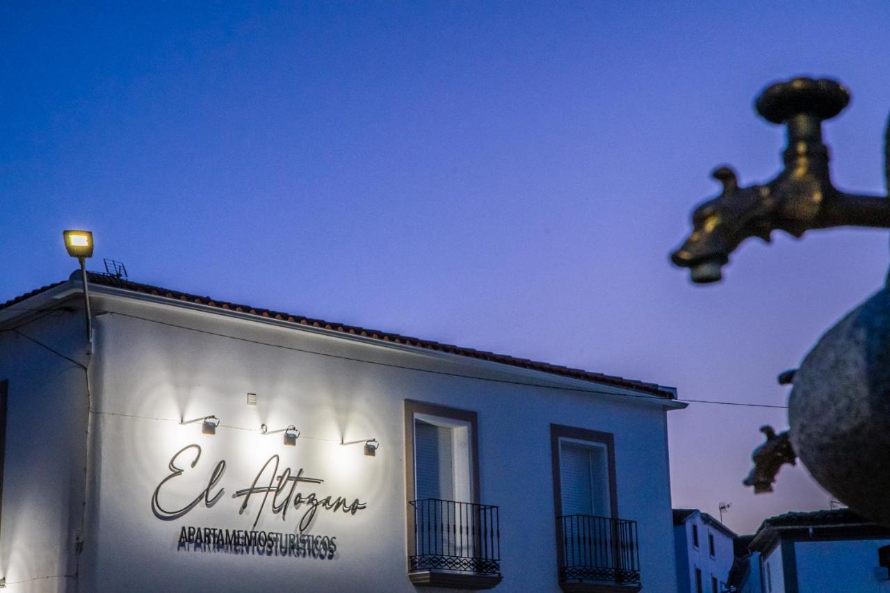 Apartamentos Turisticos El Altozano Fuentes de León Esterno foto