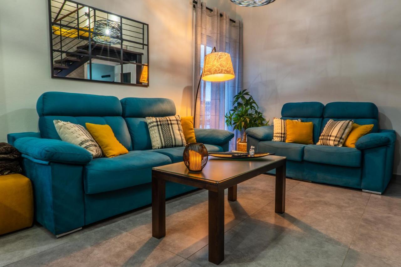 Apartamentos Turisticos El Altozano Fuentes de León Esterno foto