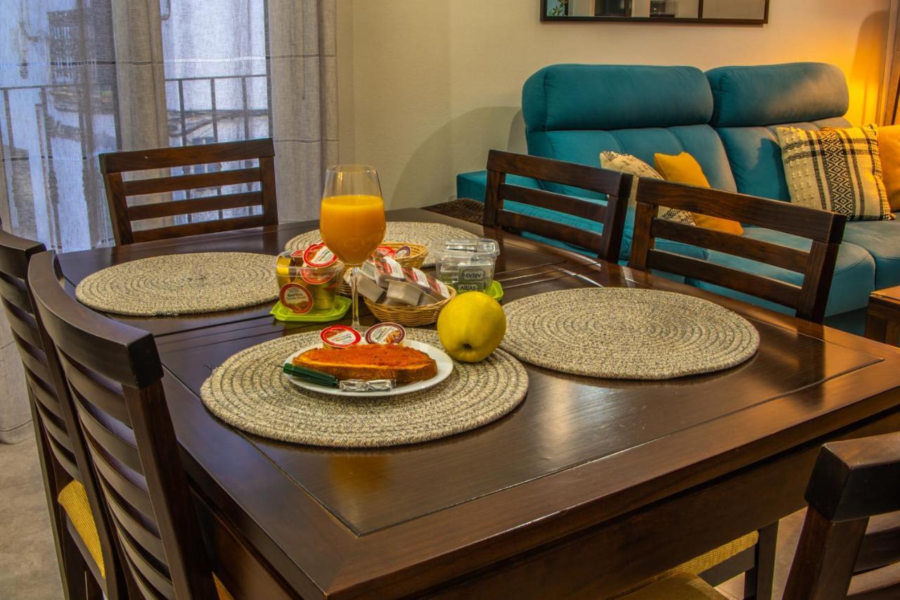 Apartamentos Turisticos El Altozano Fuentes de León Esterno foto