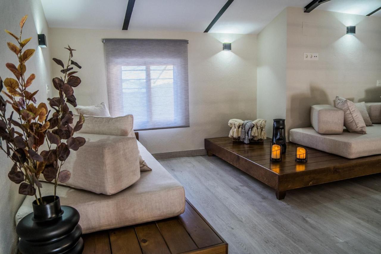 Apartamentos Turisticos El Altozano Fuentes de León Esterno foto